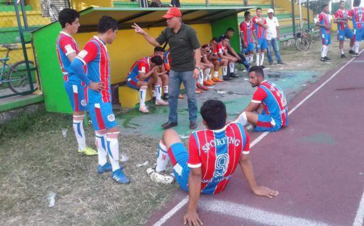 El conjunto realiza los últimos entrenamientos, de cara al partido contra Yalmakán- Óscar Garagui